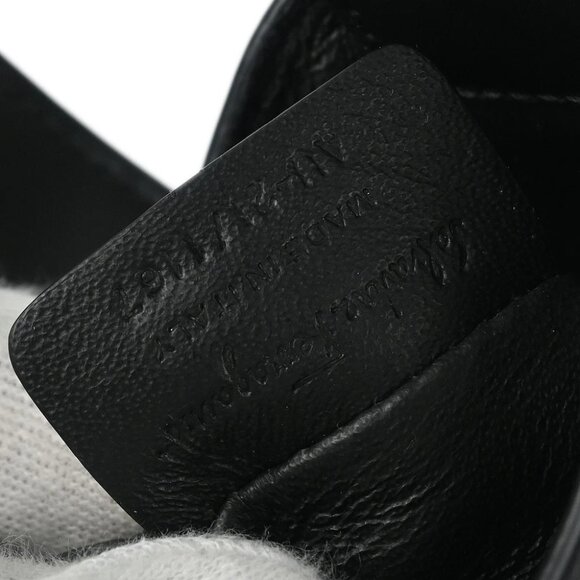 Salvatore Ferragamo Black Leather Gancini Handbag AU-21/1167 186469 - Picture 9 of 10